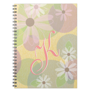 Cuaderno Margaritas blancas y rosadas y monograma de los