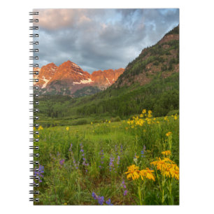 Cuaderno Maroon Bells se refleja en el tranquilo lago Maroo