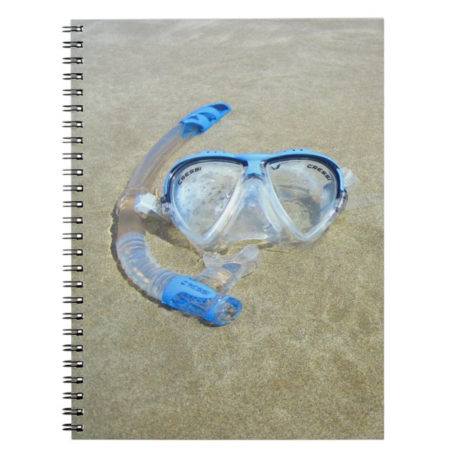 Cuaderno Máscara de buceo en el bloc de notas de arena (Frente)