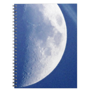 Cuaderno Media luna brillante en cielo azul