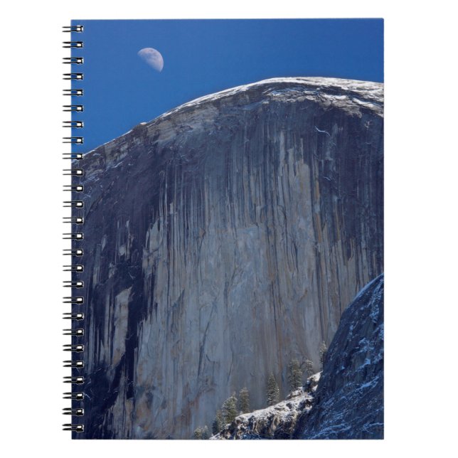 Cuaderno Media Luna levantándose sobre la parte superior de (Frente)