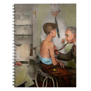 Cuaderno Médico - En el consultorio del pediatra 1925