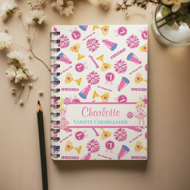 Cuaderno Megaphone, animadora rosada personalizada (Personalized Pink Cheerleader Megaphone Notebook)