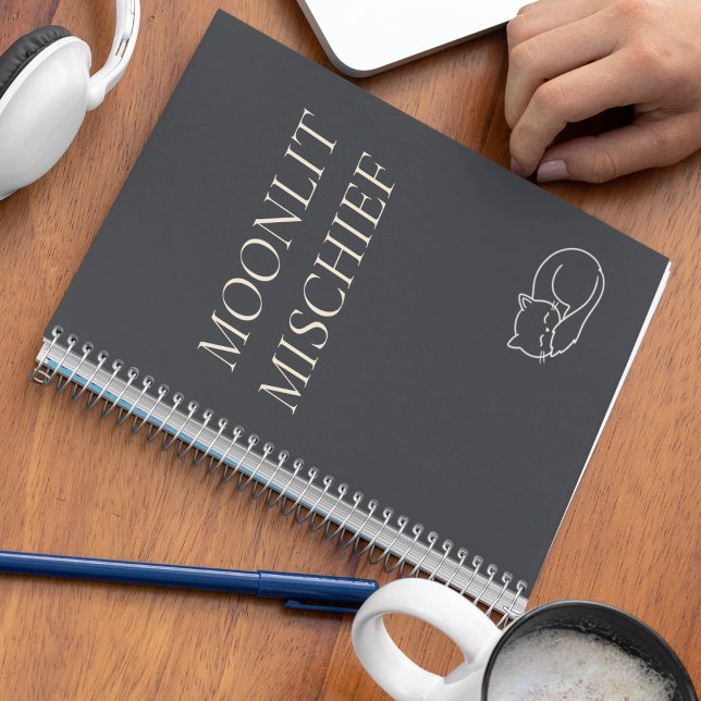 Cuaderno Mischief iluminado por la luna (Capture midnight thoughts with graceful charm and a whisper of spooky sophistication.)