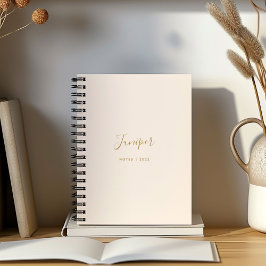 Cuaderno moderno minimalista con nombre en rosa so