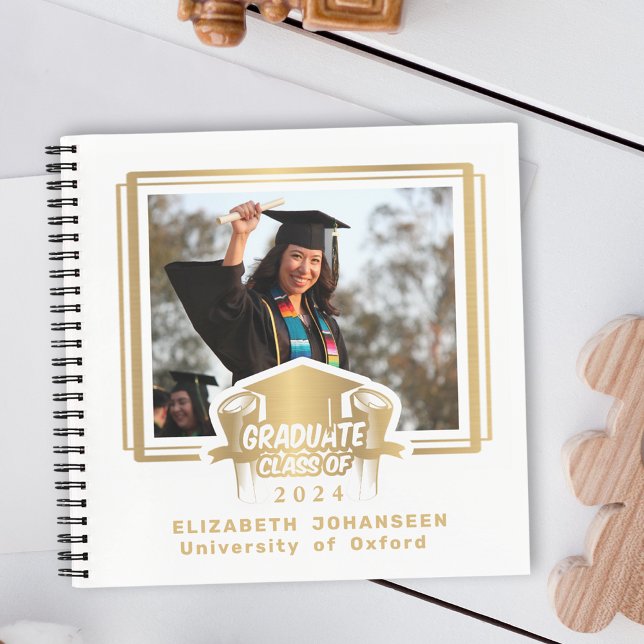 Cuaderno Moderno y elegante Relieve metalizado dorado Foto  (Subido por el creador)