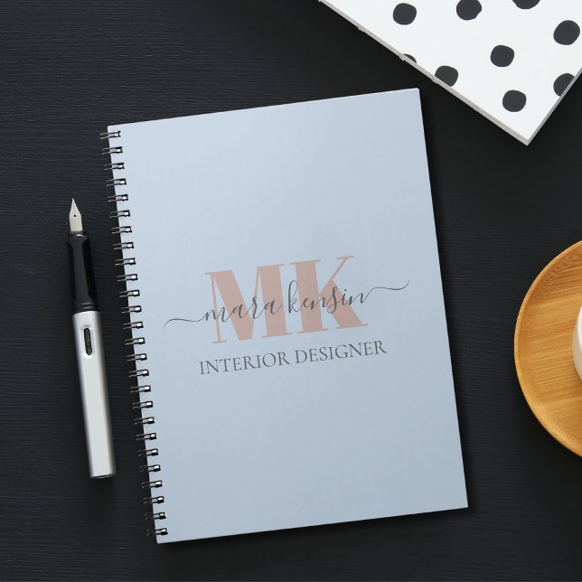 Cuaderno Modert Mocha Mousse Monograma Azul Polvo (Subido por el creador)
