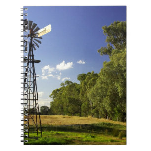 Cuaderno Molino de viento cerca de la autopista Hume, Victo
