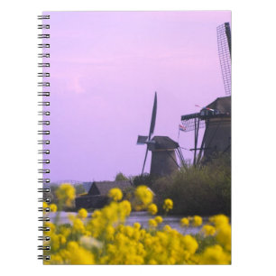 Cuaderno Molinos de viento a lo largo del canal en Kinderdi