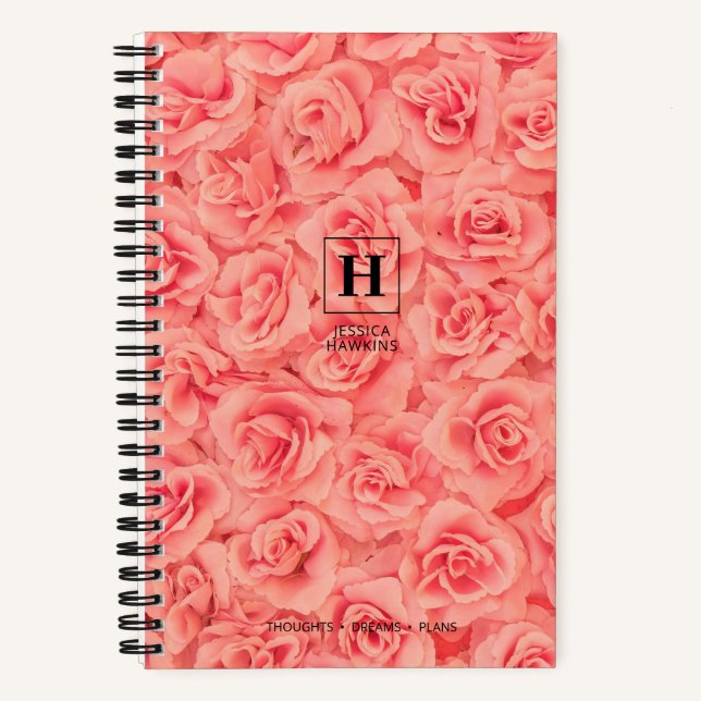 Cuaderno Monograma Clásico de Rosas Embaladas de Color Rosa (Anverso)