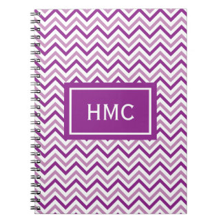 Cuaderno Monograma de cheurón púrpura doble