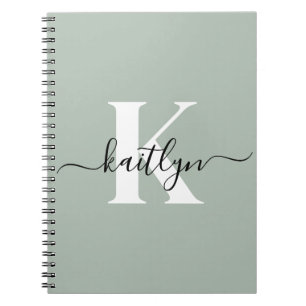 Cuaderno Monograma de guión de color verde sabio moderno