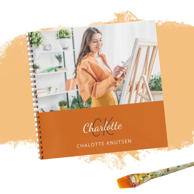 Cuaderno Monograma de la foto del naranja quemado de cuader (Subido por el creador)