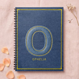 Cuaderno Monograma de letra O con hilo amarillo y mezclilla