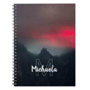 Cuaderno Monograma de nubes, niebla y montañas quemadas