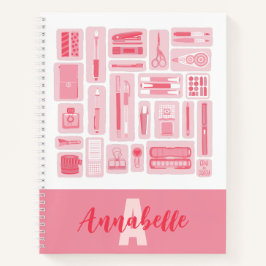 Cuaderno Monograma de patrones rosados de materiales de art