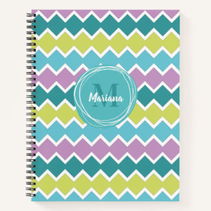 Cuaderno Monograma del patrón geométrico morado de Girly Aq
