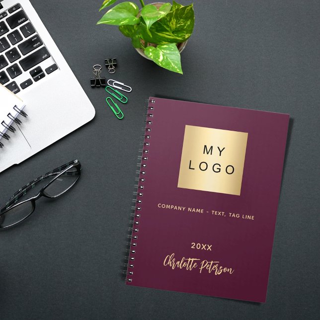 Cuaderno Monograma elegante del logo de un negocio púrpura (Subido por el creador)