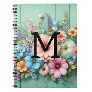 Cuaderno Monograma en acuarela, flores pastel sobre madera