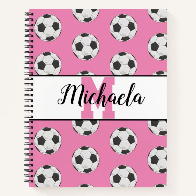 Cuaderno Monograma Patrón inicial de bola de fútbol rosado (Anverso)