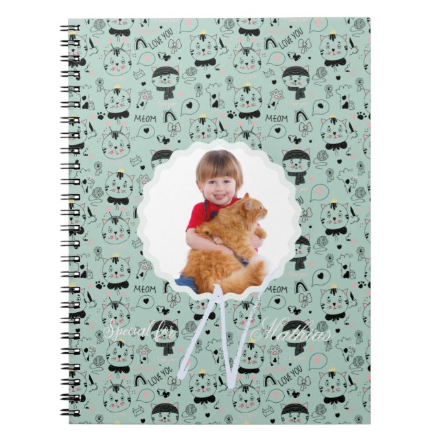 Cuaderno Monograma Personalizada con Patrón de Gato y Foto  (Frente)