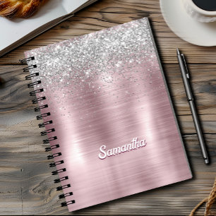 Cuaderno Monograma plateado con brillo falso y rubor de ros