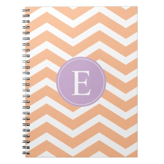 Cuaderno Monograma púrpura de cheurón blanco naranja
