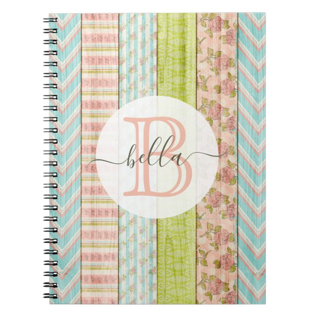 Cuaderno Monograma Rosas de Shabby en cabaña de madera rúst (Frente)