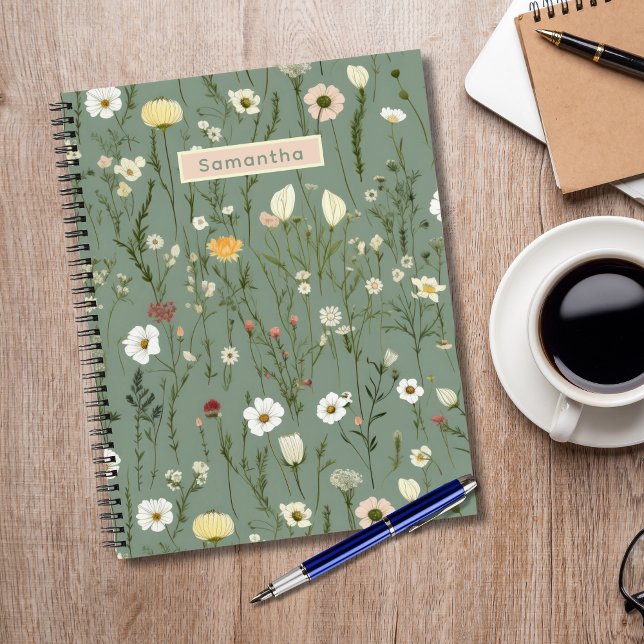 Cuaderno Monograma Verde Salvia Amarillo Blanco Flores Silv (Sage Green Yellow White Wildflowers Floral Flowers Monogram Name Notebook Journal Sketchbook)