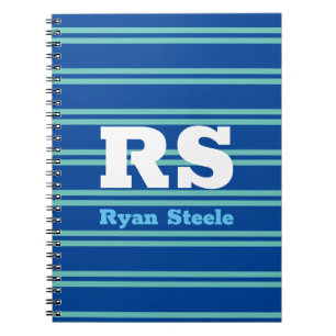 Cuaderno Monograma y nombre en negrita, líneas azul claro e