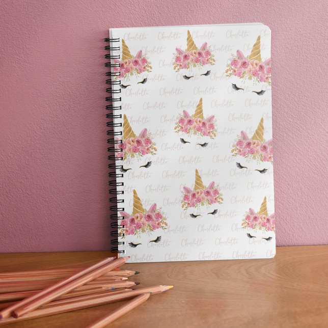 Cuaderno Monogramado el nombre repetitivo de unicornio pers (Subido por el creador)