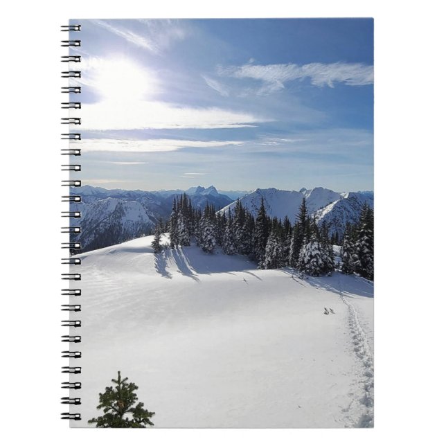 Cuaderno Montañas cubiertas de nieve y verduras (Frente)