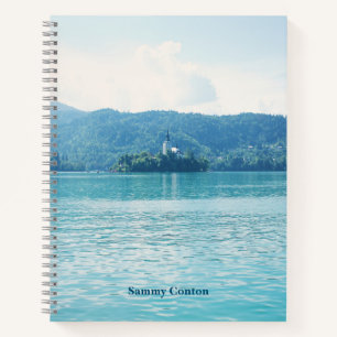 Cuaderno Montañas en el paisaje del lago Bled Foto persona
