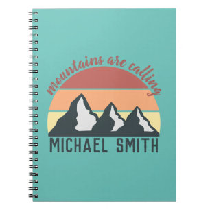 Cuaderno Montañas pastel vintage están llamando monograma c
