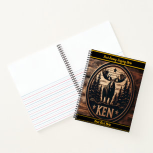 Cuaderno Moose al amanecer, enmarcado por pinos y picos