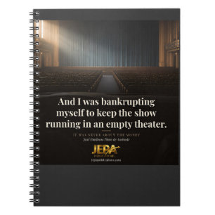 Cuaderno Mostrar en una cita de libro de teatro vacío