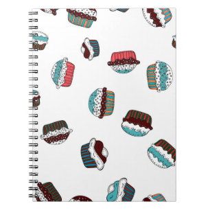 Cuaderno Muffin. Feliz cumpleaños con fondo de quequitos en