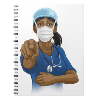 Cuaderno Mujer médica o enfermera con hongos y puntería uni