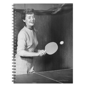 Cuaderno Mujer que juega a tenis de mesa