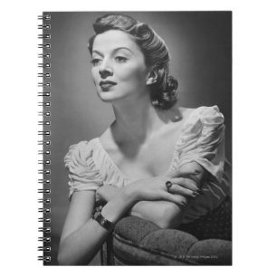 Cuaderno Mujer que presenta en estudio