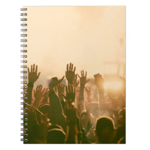 Cuaderno Multitud en concierto - concierto de fotos al esti