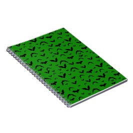 Cuaderno Murciélagos voladores sobre verde