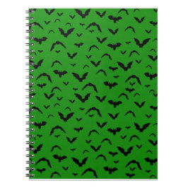 Cuaderno Murciélagos voladores sobre verde