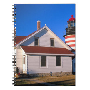 Cuaderno NA, EE. UU., Maine.  Faro de West Quoddy cerca