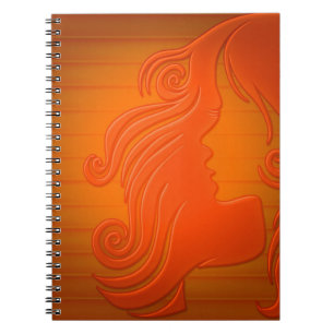 Cuaderno Naranja  personalizada Mujer de oro enfrenta el pe