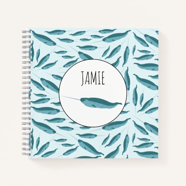 Cuaderno Narwhal en el patrón del océano azul (Anverso)