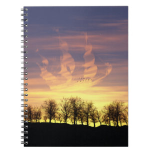 Cuaderno Navegar por el portátil del cielo nocturno