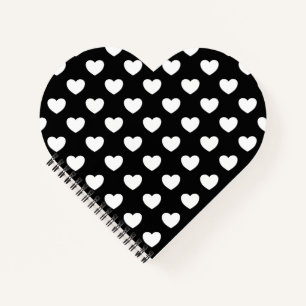 Cuaderno Negro con corazones blancos