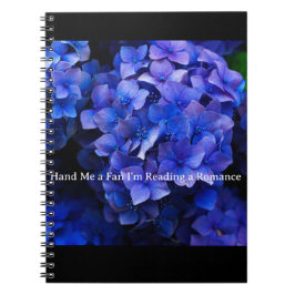 Cuaderno Negro con hidrangea violeta y páseme un motivo de