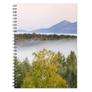Cuaderno Niebla matutina y los picos Percy vistos desde la